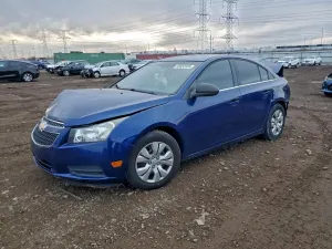 Chevrolet Cruze LS 1.8L 4 2012
