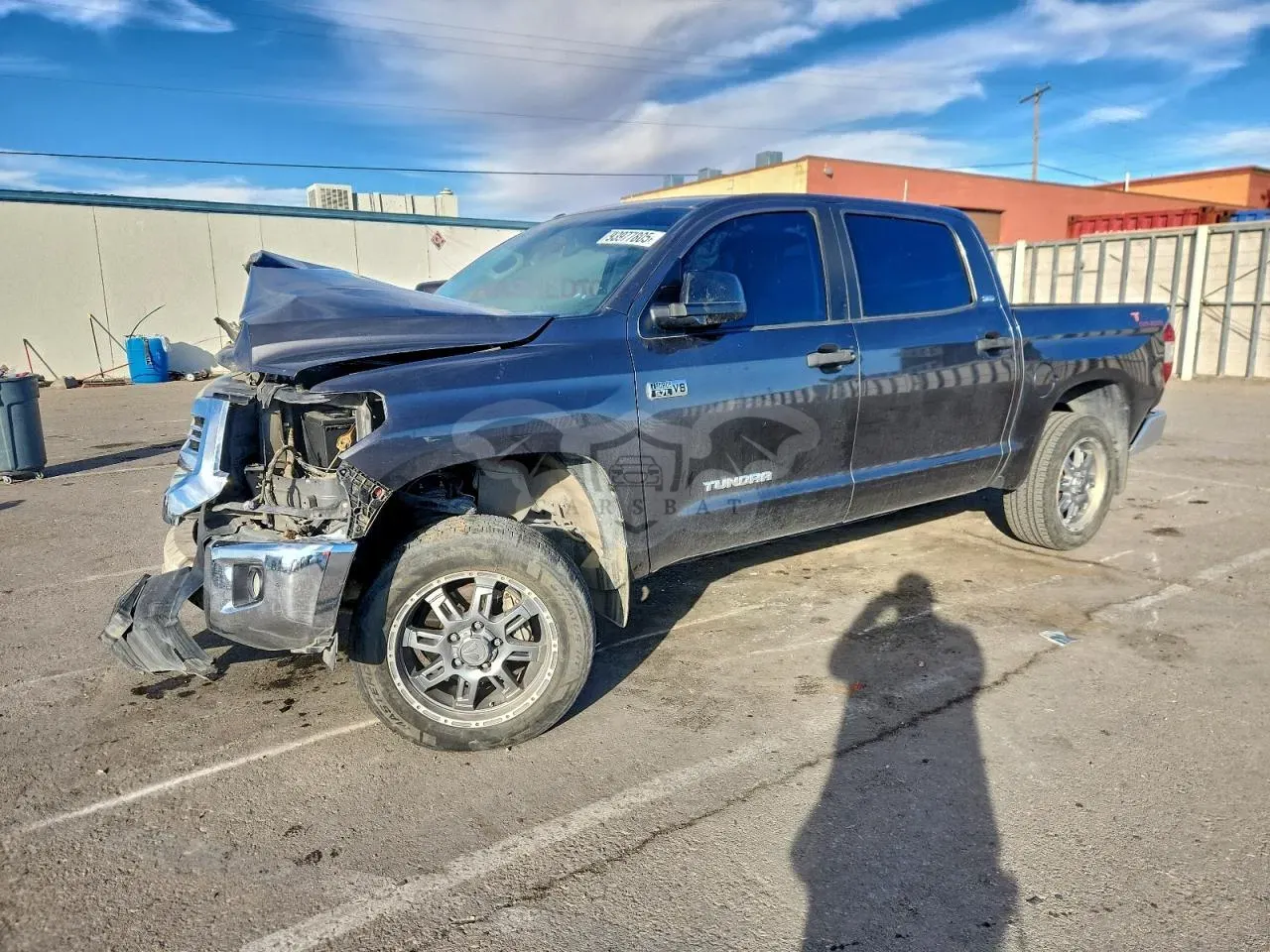 Toyota Tundra CREWMAX SR5 5.7L 8 2017