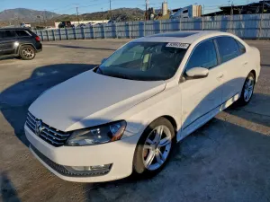 Volkswagen Passat SEL 2.0L 4 2013