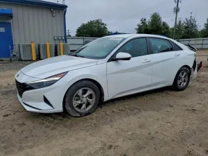 Hyundai Elantra SE 2.0L 4 2021