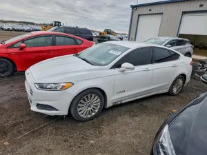Ford Fusion SE HYBRID 2.0L 4 2013