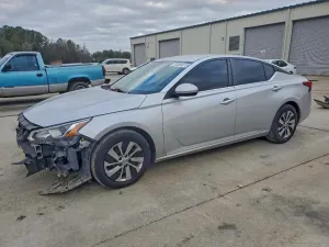 Nissan Altima S 2.5L 4 2020