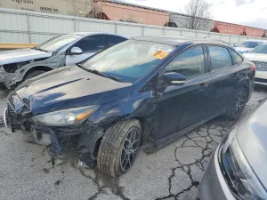 Ford Focus SEL 2.0L 4 2017
