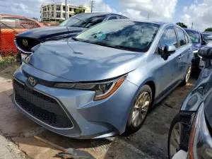 Toyota Corolla XLE 1.8L 4 2020