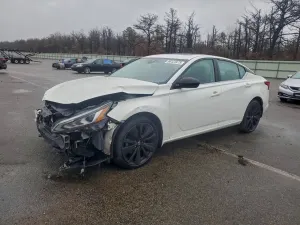 Nissan Altima SR 2.5L 4 2022