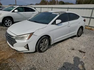 Hyundai Elantra SEL 2.0L 4 2019