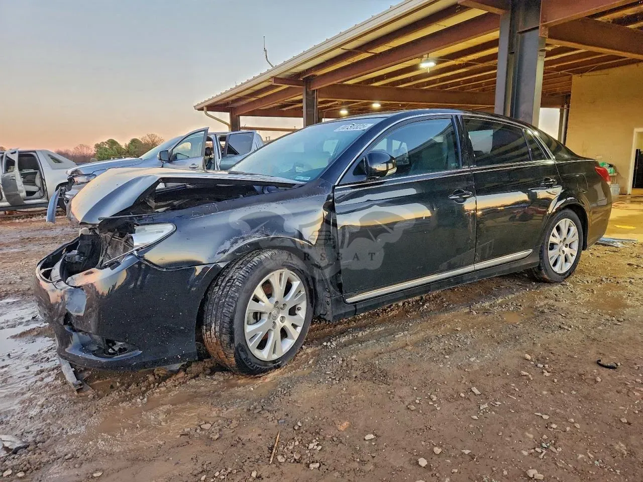 Toyota Avalon BASE 3.5L 6 2011
