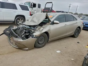 Toyota Camry LE 2.5L 4 2015
