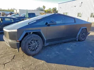 Tesla Cybertruck 2025
