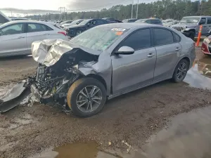 Kia Cerato / Forte / K3 LX 2 L 4 2023