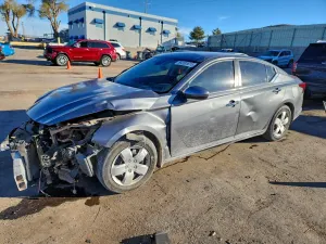 Nissan Altima S 2.5L 4 2022