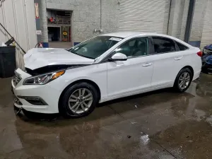 Hyundai Sonata SE 2.4L 4 2015