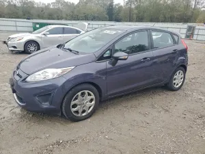 Ford Festiva TITANIUM 1.6L 4 2013