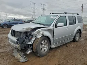 Nissan Pathfinder S 4.0L 6 2012