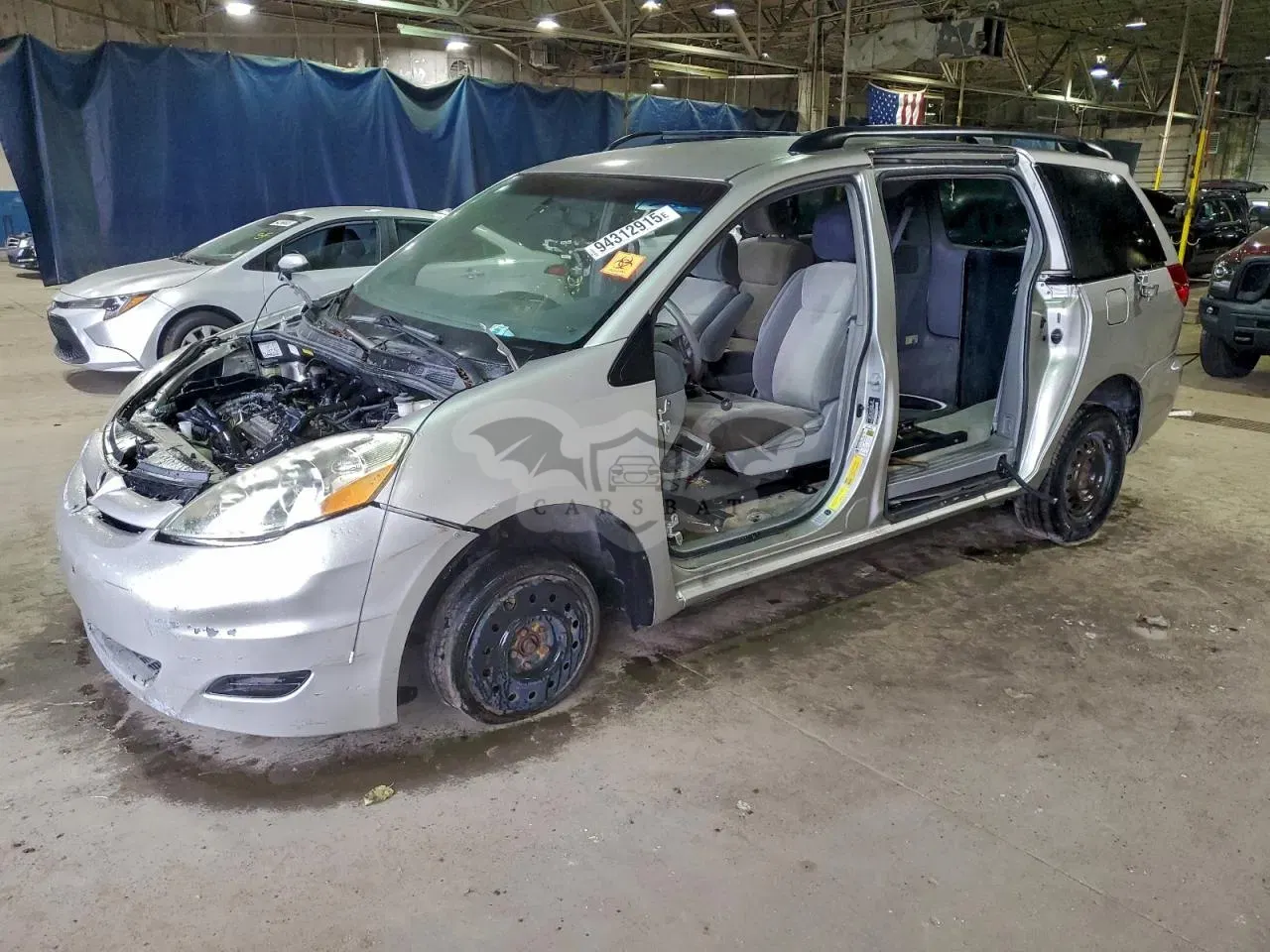 Toyota Sienna CE 3.5L 6 2010