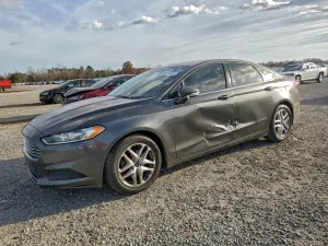 Ford Fusion SE 2.5L 4 2016