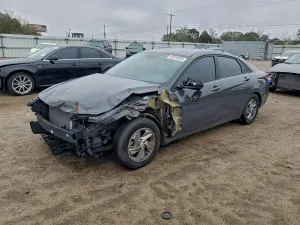 Hyundai Elantra SE 2.0L 4 2024