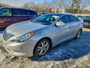 Hyundai Sonata SE 2.4L 4 2013