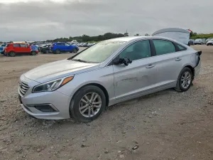 Hyundai Sonata SE 2.4L 4 2016