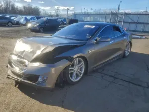 Tesla Model S 90D 2015