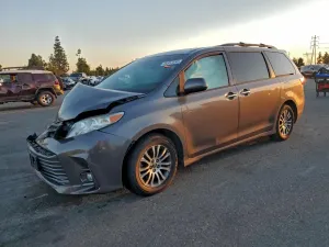Toyota Sienna XLE 3.5L 6 2018