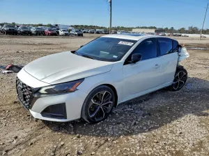 Nissan Altima SR 2.5L 4 2024