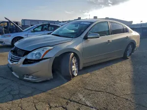 Nissan Altima BASE 2.5L 4 2010