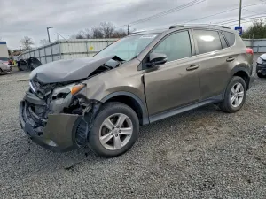 Toyota Rav4 XLE 2.5L 4 2013