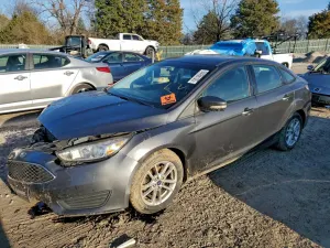 Ford Focus SE 2.0L 4 2017