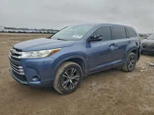 Toyota Highlander LE 2.7L 4 2019