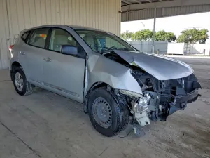 Nissan Rogue S 2.5L 4 2013