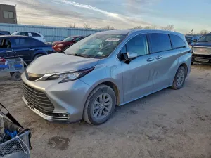 Toyota Sienna XLE 2.5L 4 2022
