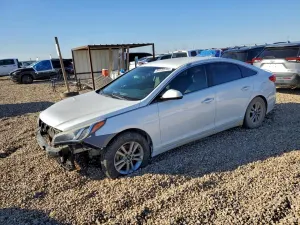 Hyundai Sonata SE 2.4L 4 2015