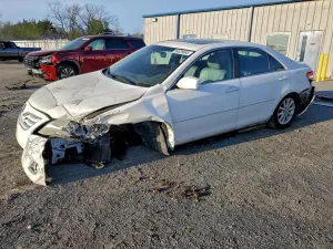 Toyota Camry BASE 2.5L 4 2011