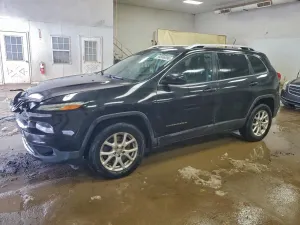 Jeep Cherokee LATITUDE 2.4L 4 2015