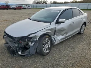 Volkswagen Jetta SE 2.5L 5 2013