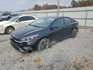 Kia Cerato / Forte / K3 LX 2 L 4 2023