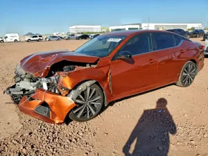 Nissan Altima SR 2.5L 4 2022