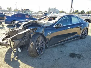Tesla Model S 90D 2015