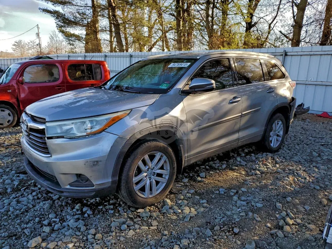 Toyota Highlander LE 2.7L 4 2015