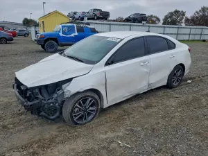 Kia Cerato / Forte / K3 LX 2 L 4 2024