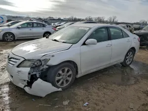 Toyota Camry BASE 2.5L 4 2010
