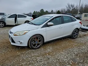 Ford Focus SE 2.0L 4 2013