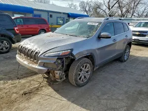 Jeep Cherokee LATITUDE 2.4L 4 2017