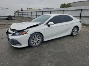 Toyota Camry LE 2.5L 4 2022