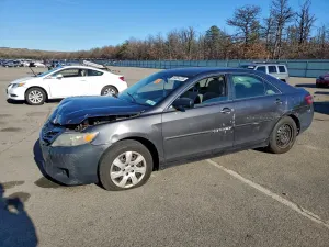 Toyota Camry BASE 2.5L 4 2010
