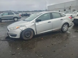 Ford Focus S 2.0L 4 2017