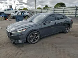 Hyundai Elantra SEL 2.0L 4 2021