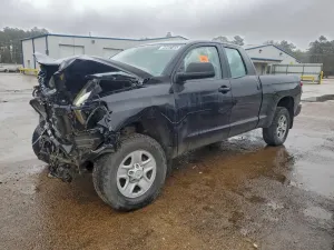 Toyota Tundra DOUBLE CAB SR 4.6L 8 2017