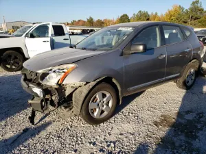 Nissan Rogue S 2.5L 4 2013